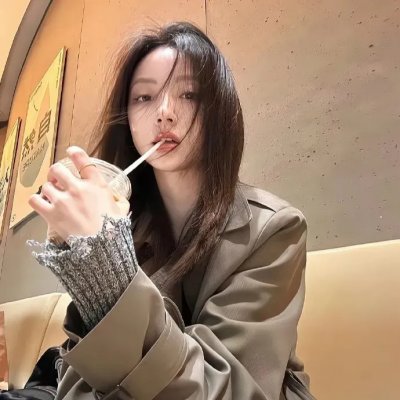 指尖相触，恋恋不舍